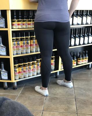 Yoga pants Candid whore