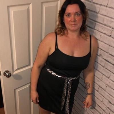 Kelly Sexy UK Grosse Salope MILF avec un visage pour Cumm
