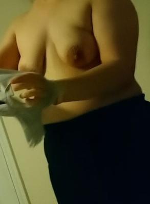 Scouse wife dressing