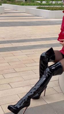 Filles en bottes