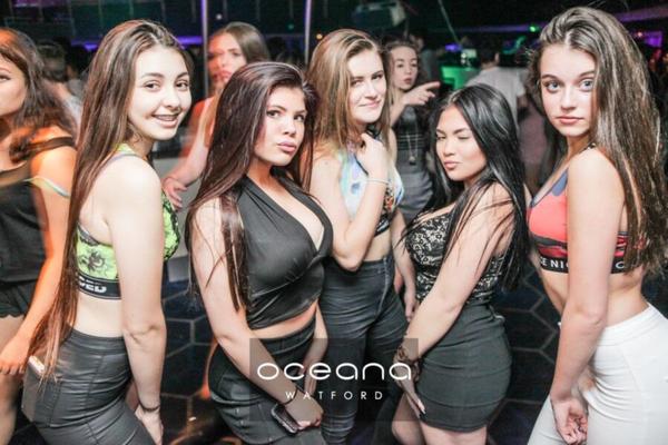 adolescente chav uk discoteca noches vestidas cachonda