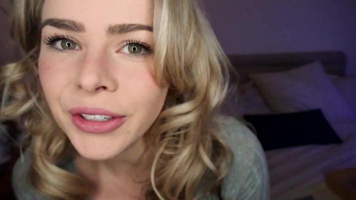 Шотландское бормотание ASMR - Девушка по соседству ухаживает за тобой - Lauren Woods