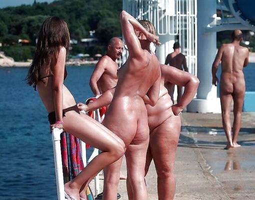 nudistes