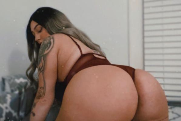 Gorgeous Thick Goth Slut