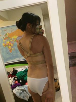 Pai, petite amie américano-asiatique - Bondage à la corde