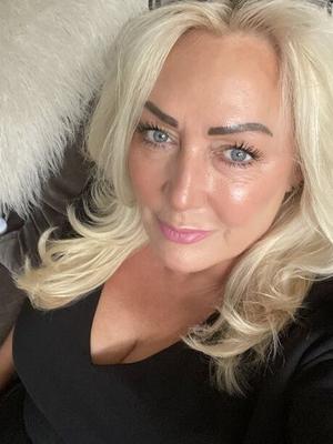 Jackie Sexy UK MILF Slut with a face for cumm