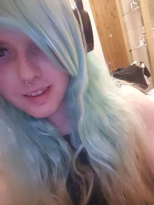 RedduFoxxu (Amateur Tgirl)