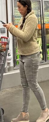 Avistamiento de Costco - MILF con trenza francesa Obtenga una muestra