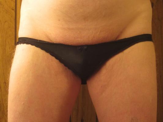 Gay solo mature avec culotte et jouets