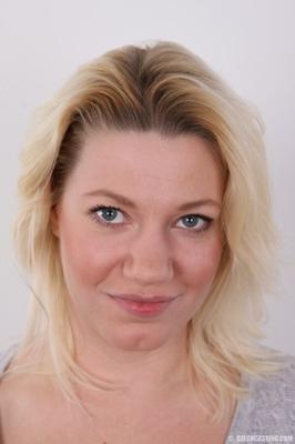 Volle Frontal_ Katerina_ L