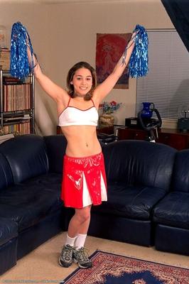 Deandra - Cheerleader