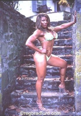 Renita Harris-Gholston (Bikini Bébé)