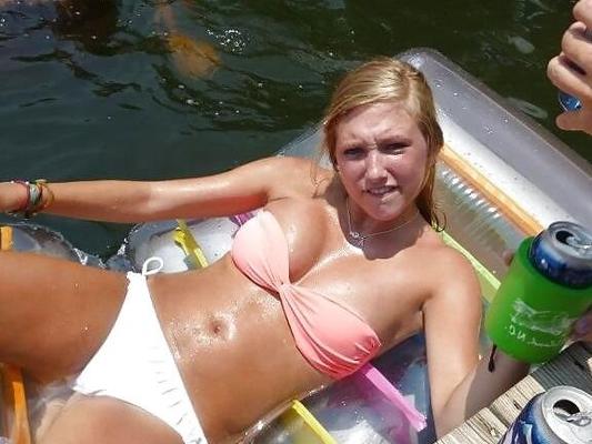 Des filles plus chaudes en vacances