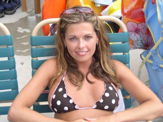Brunette Silicone tit amateur for XXX Comments