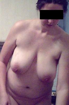 Meine Ehesau Anissa l�sst ihre dicken Euter baumeln