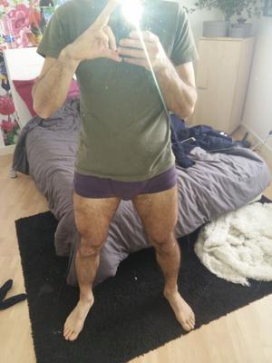 desnudándose