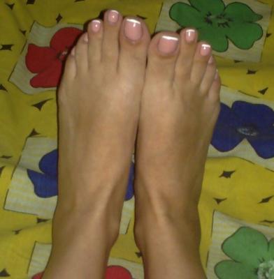 Ongles longs sexy.