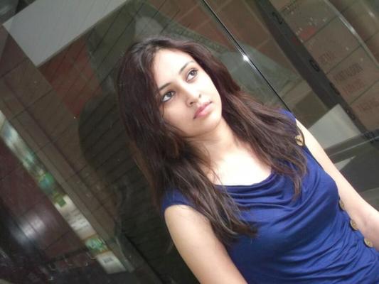 Sexy Desi-Babe