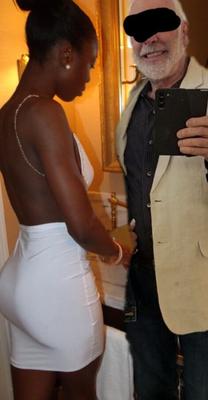 Eu e minha sexy esposa negra e velha ficamos com seu velho gostoso