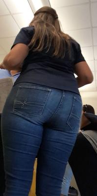 Her Big Ass is so Wide