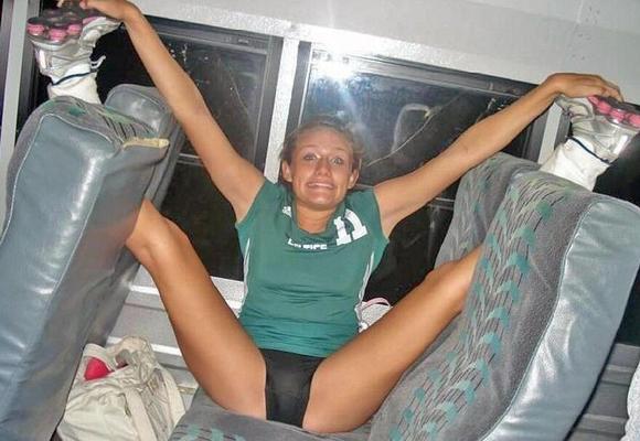 pom-pom girls dans le bus