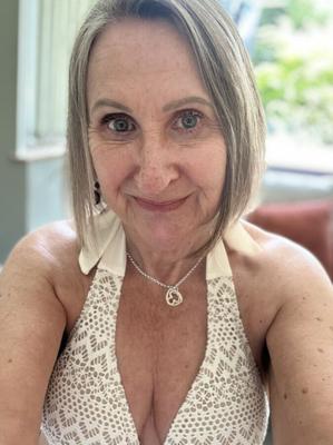 OLDER LADIES I WOULD LIKE IN MY BED N�