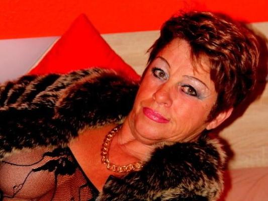 Bettina - modèle de webcam française