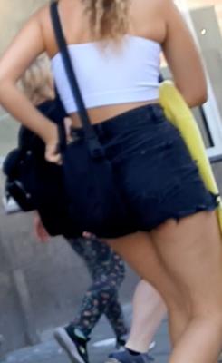 Streetgirls in blue shorts