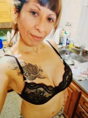 Caro tetona de polvorines.