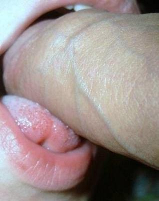ケリー、夫に追悼のために暴露された妻