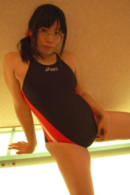 Okada Yui - Amoureuse de son corps
