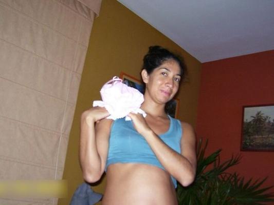 楽しんでいる 1 歳のメキシコの妊婦