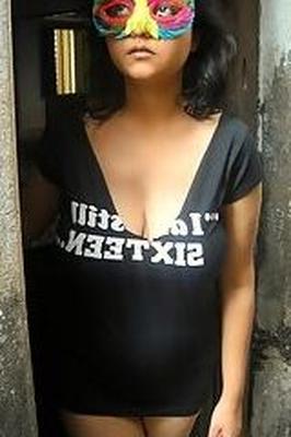 Babe Chatte Serrée