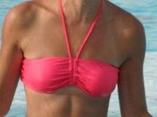 mélange français bikini, décolleté et collants