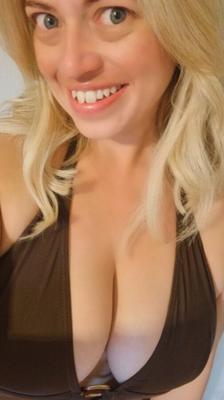 Hayley MILF écossaise sexy avec un visage pour Cumm