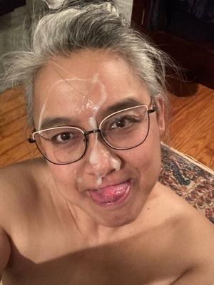 Mama liebt Sperma ins Gesicht