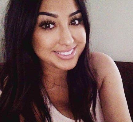 Amira, belle pute mexicaine maquillée aux gros seins
