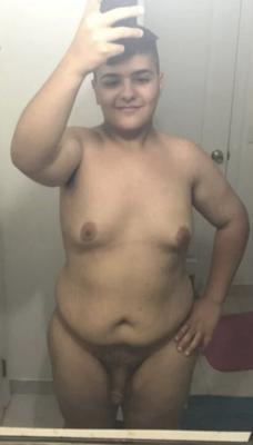 Gros seins pédé