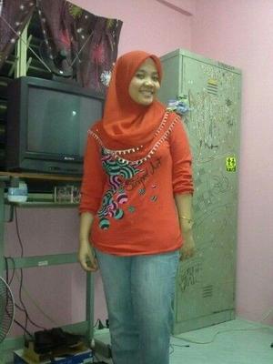 busty hijab girl