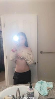Rylie, burlas desnudas, vista previa