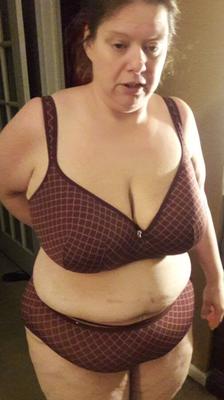 Queen Chris  (Amateur BBW)