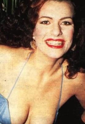 Retro Cleb - Cleo Rocos - pássaro peituda do Kenny Everett Show