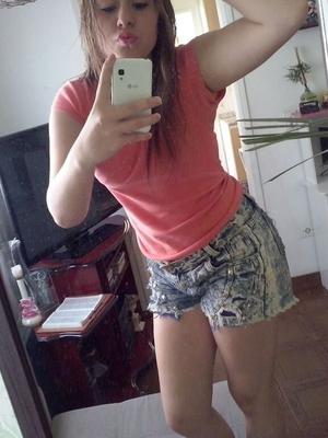 Karina Faria salope latina