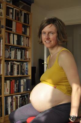 Tina, enceinte allemande pour dégradation et humiliation