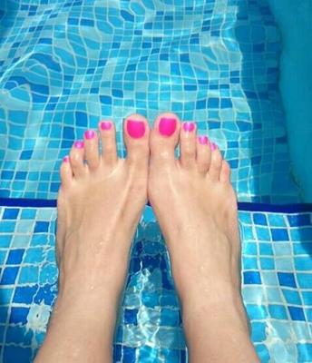 Amateur Feet