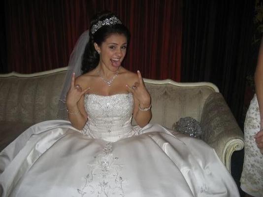 Bride gets honeymoon orgy