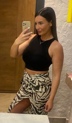 ルーシー セクシー イギリス コック大好きふしだらな女