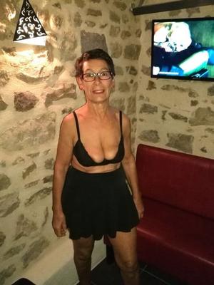 Granny française inconnue - Quelqu'un a-t-il un nom ou plus de photos ?