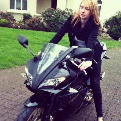 Sarah, rousse allemande salope
