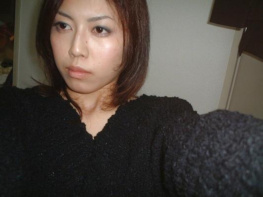 日本人アマチュア彼女アッコ - 寝室でストリップ